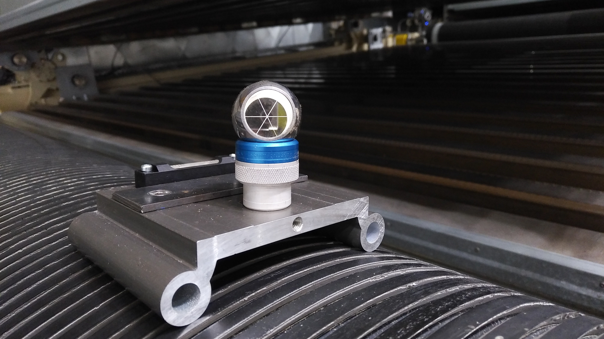 Präzise Vermessung und Ausrichtung von Walzen in der Papierindustrie